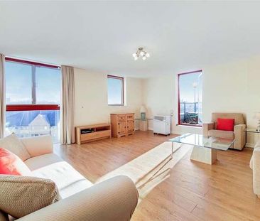 Asher Way, E1W - Photo 1