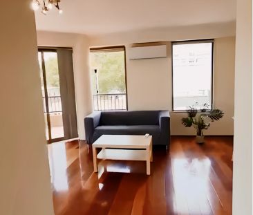 4 bed 2 bath - Photo 1