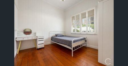 Fully Furnished Queenslander with Pool in Woolloongabba - Photo 4