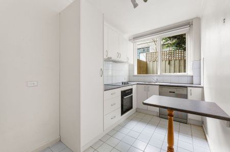 2/465 Brunswick Road, Brunswick West VIC 3055 - Photo 2