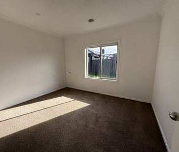 Family Home in Prime Location - Photo 4