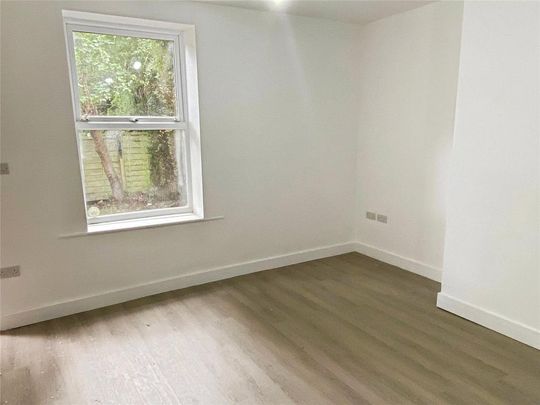 2 bedroom end of terrace house to rent - Photo 1