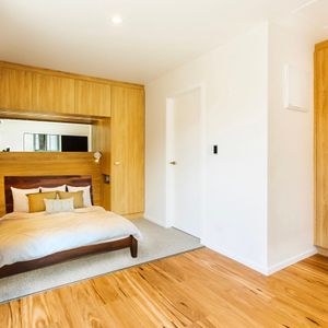 Manor Magic - Photo 2