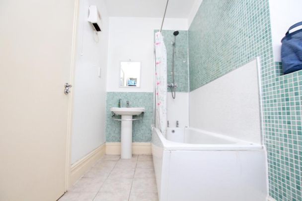 3 bedroom flat to rent - Photo 1