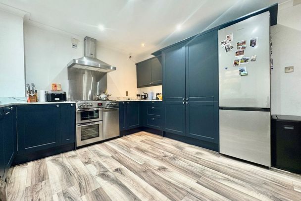 River Avenue - Photo 1