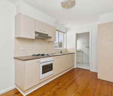 1/32 Simpsons Road, Box Hill - Photo 3