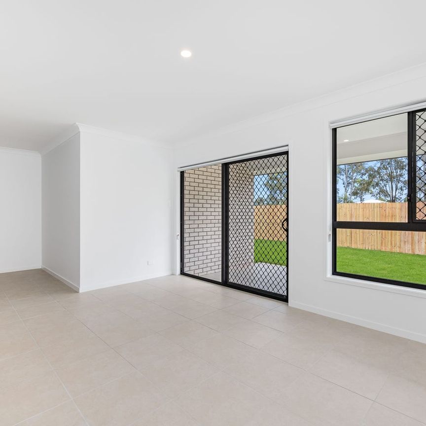 Stunning Four Bedroom Home - Photo 1