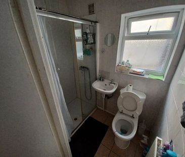 Room in a Shared House, Ham Park Rd, E15 - Photo 1
