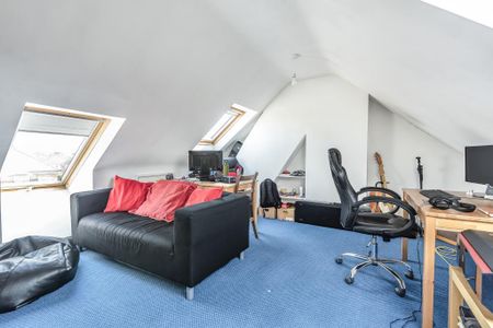 4 bedroom terraced house to rent - Photo 4