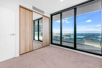 Resort Style Two Bedroom with Harbour Bridge Views - Photo 5