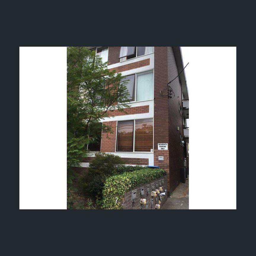 2 Bedroom Apartment with natural sunlight. - Photo 1