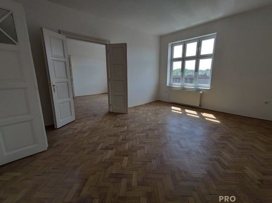 Pronájem bytu 3+1 120 m² - Fotografie 1