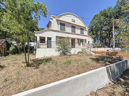 AIX LES MILLES - MAGNIFIQUE MAISON AVEC PISCINE - BELLES PRESTATIONS - Photo 4