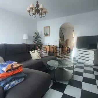 Alquiler de casa o chalet independiente en Centro - Photo 1