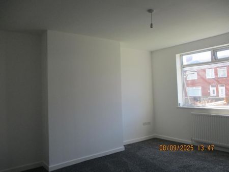 3 bedroom terraced house to rent - Photo 5