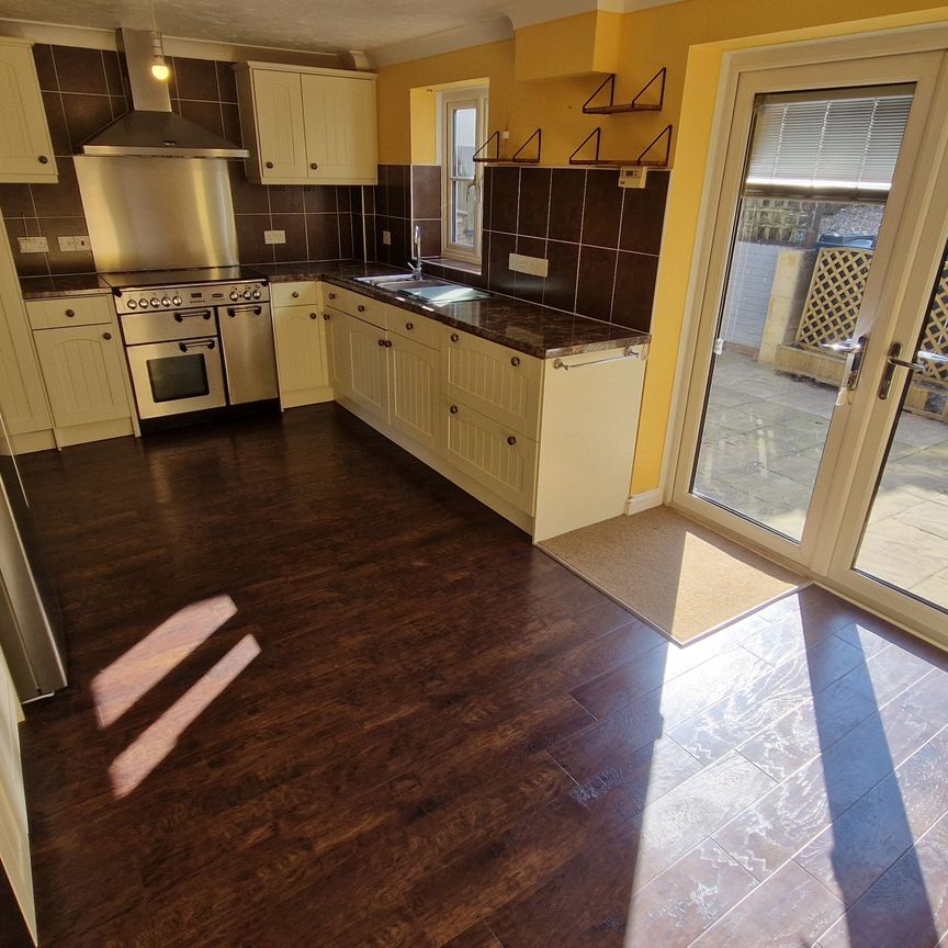 3 bed town house to rent in Meadow View, Holywell Lake - Photo 1
