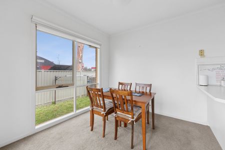 Spacious Two-Bedroom Unit in a Prime Sunbury Location - Photo 3