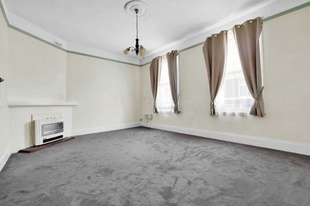 Convenient Rental, Perfect for Individuals or Couples - Photo 2
