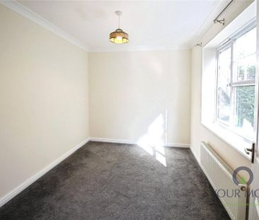 4 bedroom detached house to rent - Photo 4