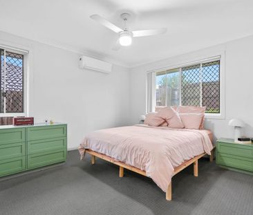 Modern 4-Bedroom/ 2-bathroom Home in a Prime Pimpama Location - Photo 5