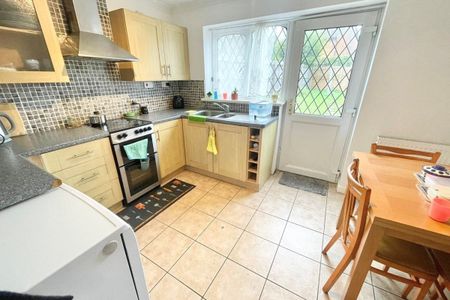 Lysley Close - Photo 2