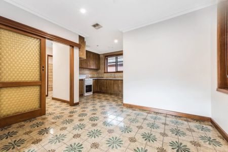 Unit 1/12 Lawson Street, Moonee Ponds. - Photo 5