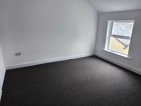 5 bedroom flat to rent - Photo 2