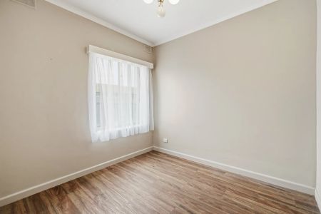 Modern & Spacious 2-Bedroom Unit in a Highly Convenient Location - Photo 3
