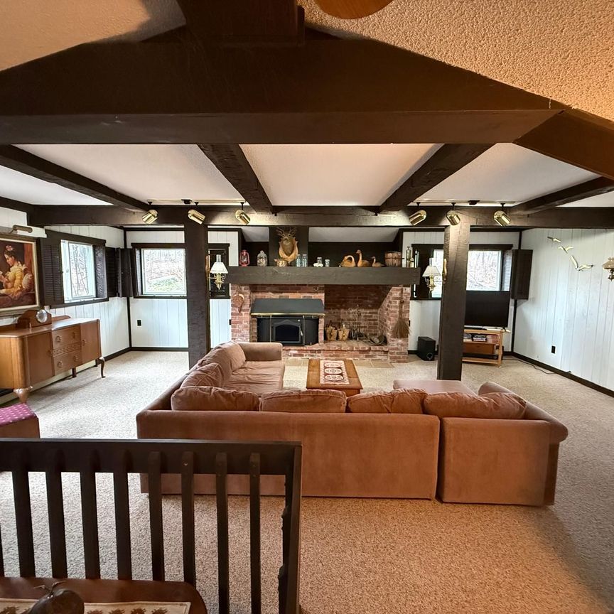 For Lease - 33 Huron Woods Drive, Oro-Medonte, Ontario - Photo 1