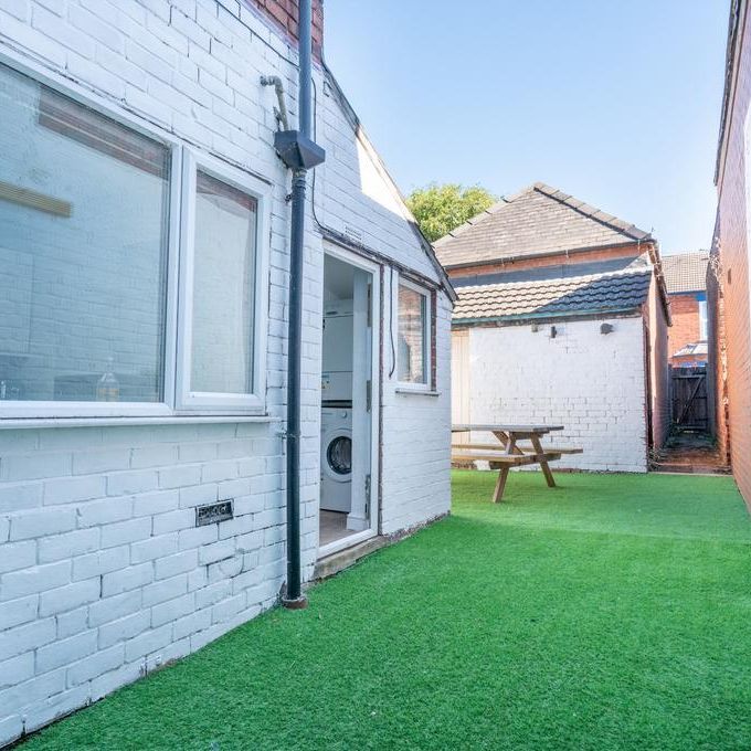 5 bedroom terraced house to rent - Photo 1