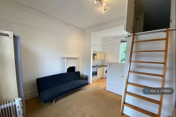 Studio to rent - Photo 1