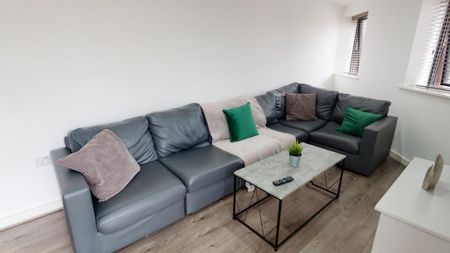 6 bedroom flat to rent - Photo 2