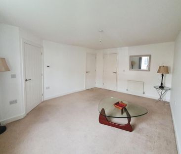 3 bedroom end of terrace house to rent - Photo 2