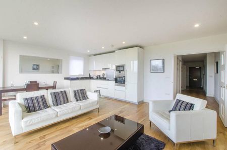 2 bedroom flat to rent - Photo 2