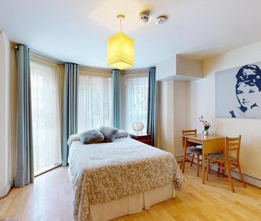 Studio to rent - Photo 1