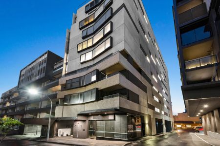 Stylish Apartment in the Heart of Richmond - Photo 4