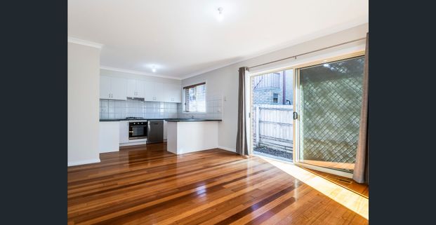 PRIME LOCATION - Photo 1