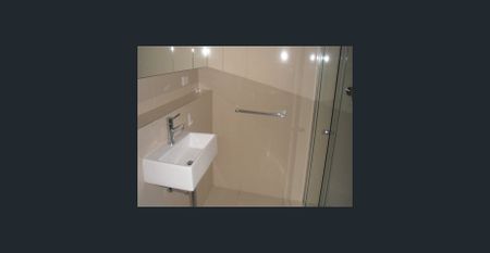 Stylish Courtyard Apartment inc. Separate Storage! - Photo 2