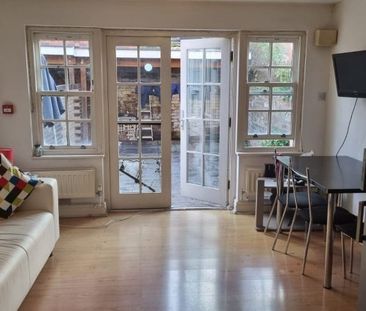 Room in a Shared House, Howard Street, RG1 - Photo 3