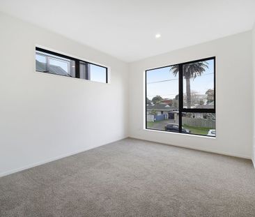 Brand-New 2-Bedroom Townhouse in Onehunga - Photo 2