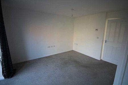 2 bed Town House - Photo 4