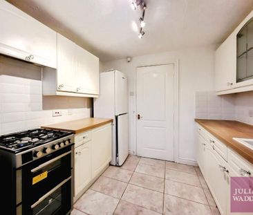3 bedroom detached house to rent - Photo 3