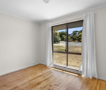 Neat & Updated Three Bedroom Home in Convenient Location! - Photo 4