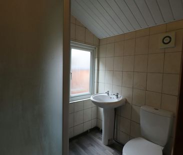 Flat to rent on - Photo 1