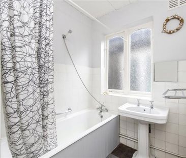 5 bedroom semi-detached house to rent - Photo 2