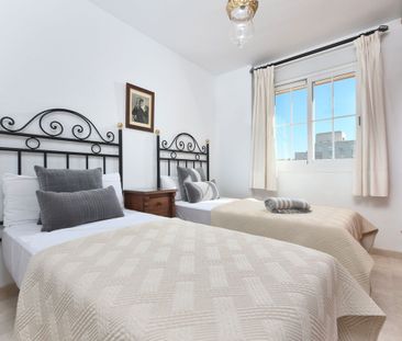 Apartment in Marbella, Costa del Sol - Photo 3