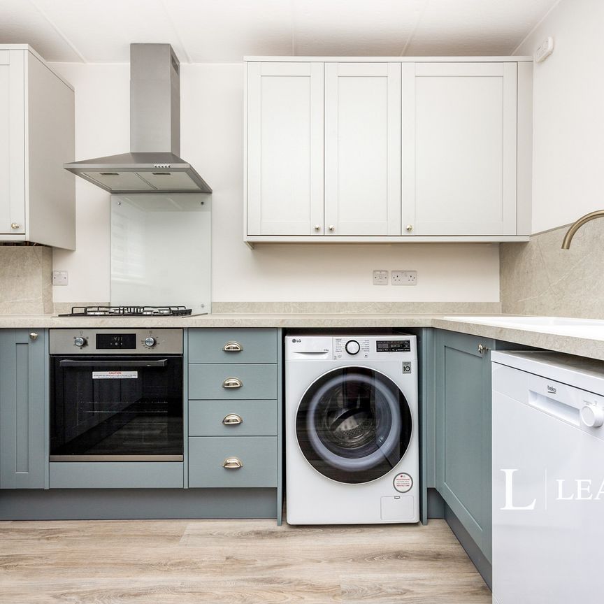 2 bedroom apartment to rent Cross Lanes, Guildford - Photo 1