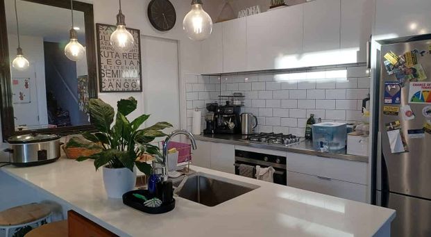 Fantastic 3bed 2 bath townhouse in great location - Photo 1