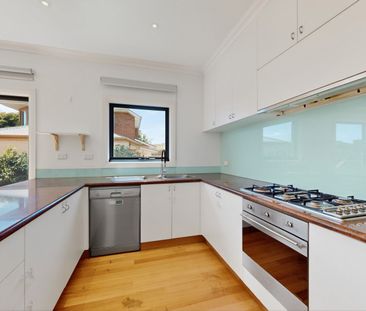 37 Ruby Street, Balwyn VIC 3103 - House For Rent | Domain - Photo 1