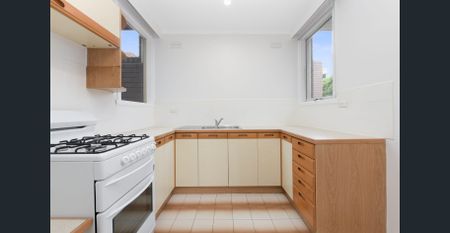 Effortless Living in a Blue-Chip Glen Iris Location - Photo 4